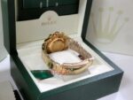 Rolex replica daytona oro giallo rainbow rubini bezel orologio replica copia imitazione 4us633 - immagine 11