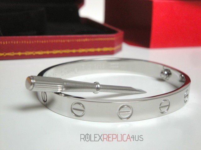 virtuemart_product_19replica-cartier-gioielli-bracciale-love-cartier-replica-anello-bulgari-Copia Cartier replica gioiello bracciale love oro bianco imitazione replica - immagine 1