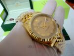 Rolex replica datejust full oro giallo gold dial roman orologio replica copia imitazione 4us723 - immagine 4