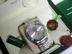 Rolex replica daydate ll acciaio argentèè dial strip president orologio replica copia imitazione 4us - immagine 5