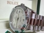 Rolex replica daydate ll acciaio argentèè dial strip president orologio replica copia imitazione 4us - immagine 5