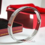 Cartier replica gioiello bracciale love white gold pavè diamond imitazione replica