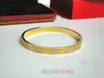 Cartier replica gioiello bracciale love yellow gold pavè diamond imitazione replica - immagine 7